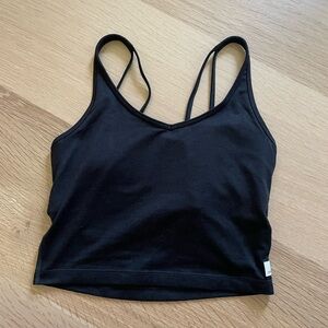 Vuori Black Halo performance Crop Top
